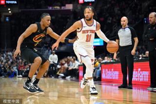 凭借他的 凭借他的